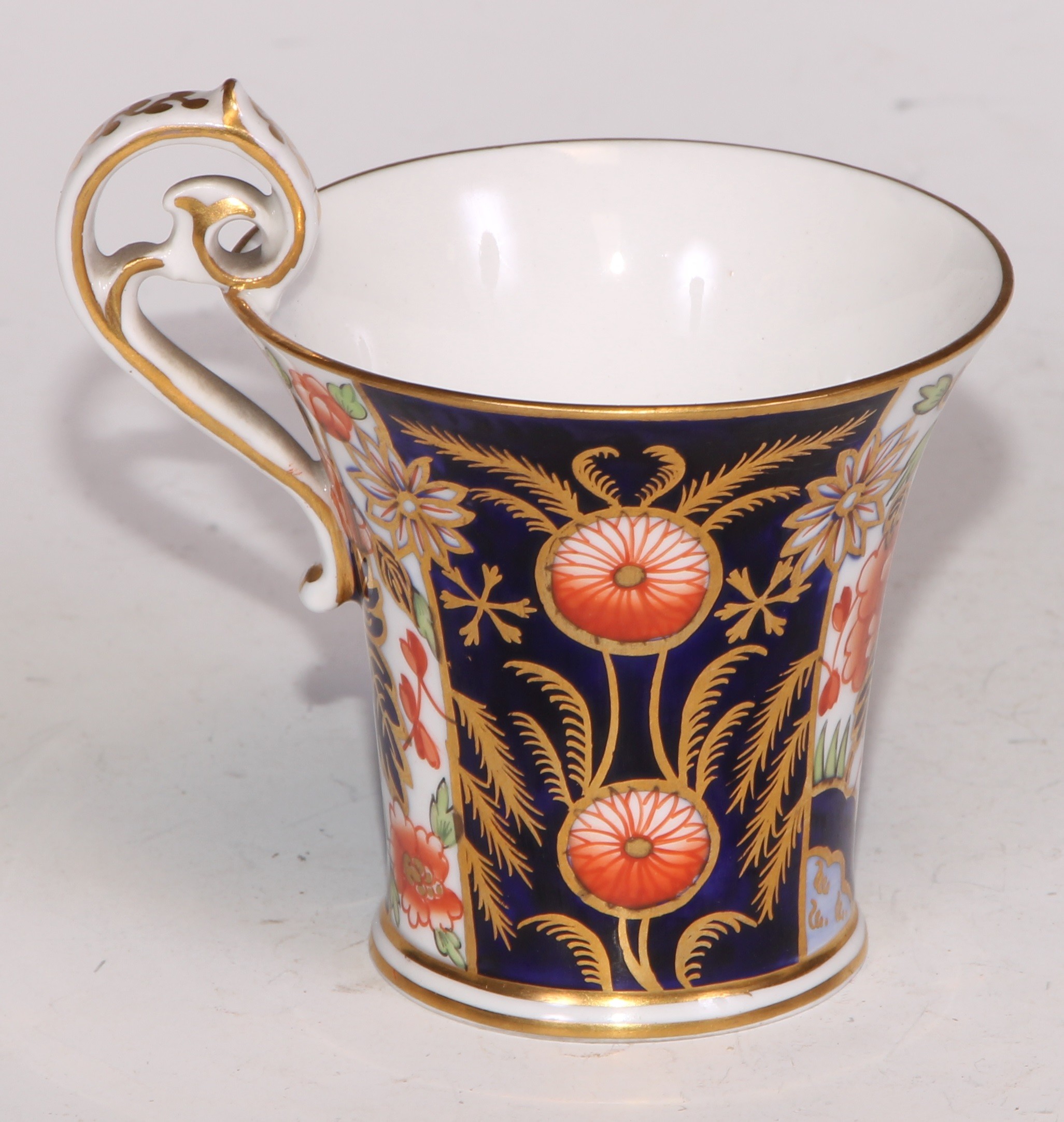 A Royal Crown Derby commemorative mug, HM King George VI Coronation 1937; four Royal Crown Derby - Bild 44 aus 54