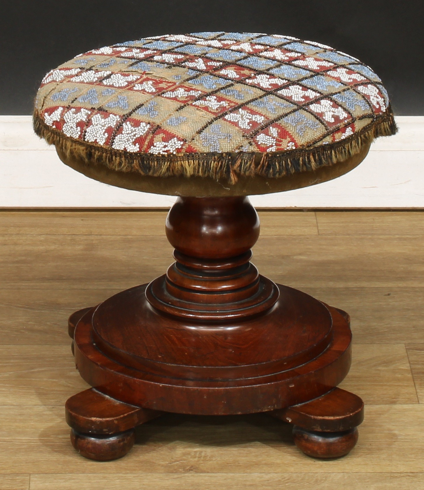 A Victorian mahogany circular stool, 38cm high, 37cm diameter; another, 48cm high, 32.5cm - Bild 6 aus 7