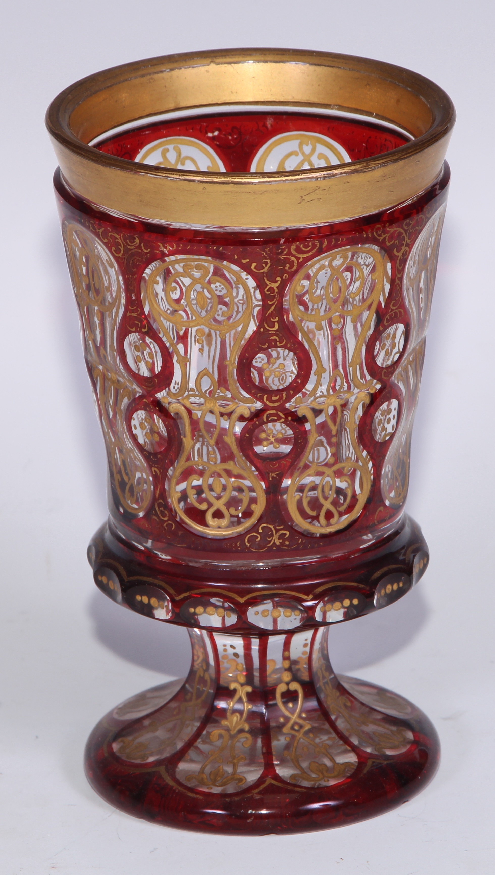 A Bohemian emerald glass vase, decorated in enamel with a portrait of a lady, on a ground of gilt - Bild 9 aus 17