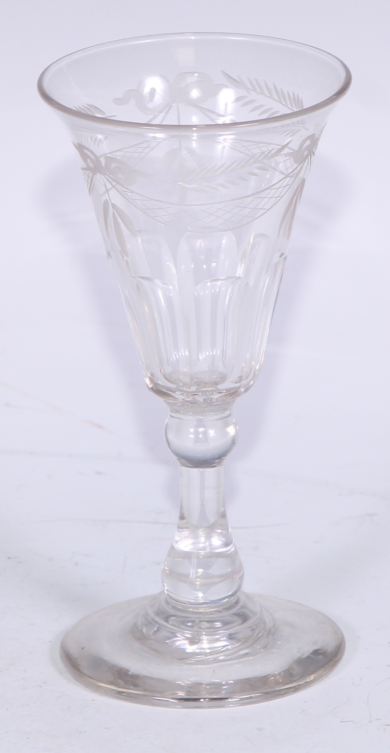 A 19th century etched glass campana vase, 24cm high, c.1880; George III ale glasses; a pair of - Bild 4 aus 12