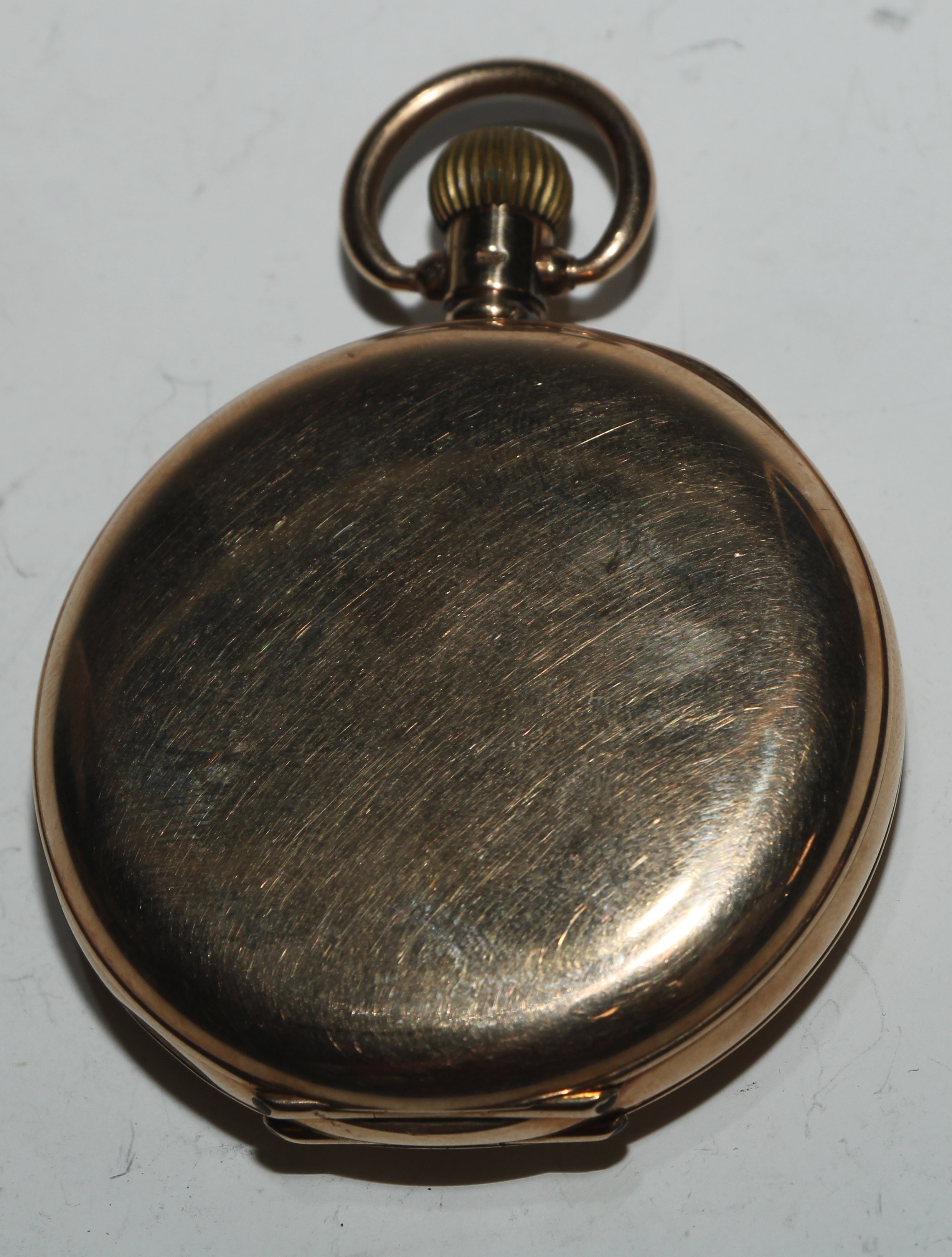 A George V 9ct gold hunter pocket watch, 4.5cm enamel dial inscribed Waltham USA, Arabic numerals, - Image 4 of 6