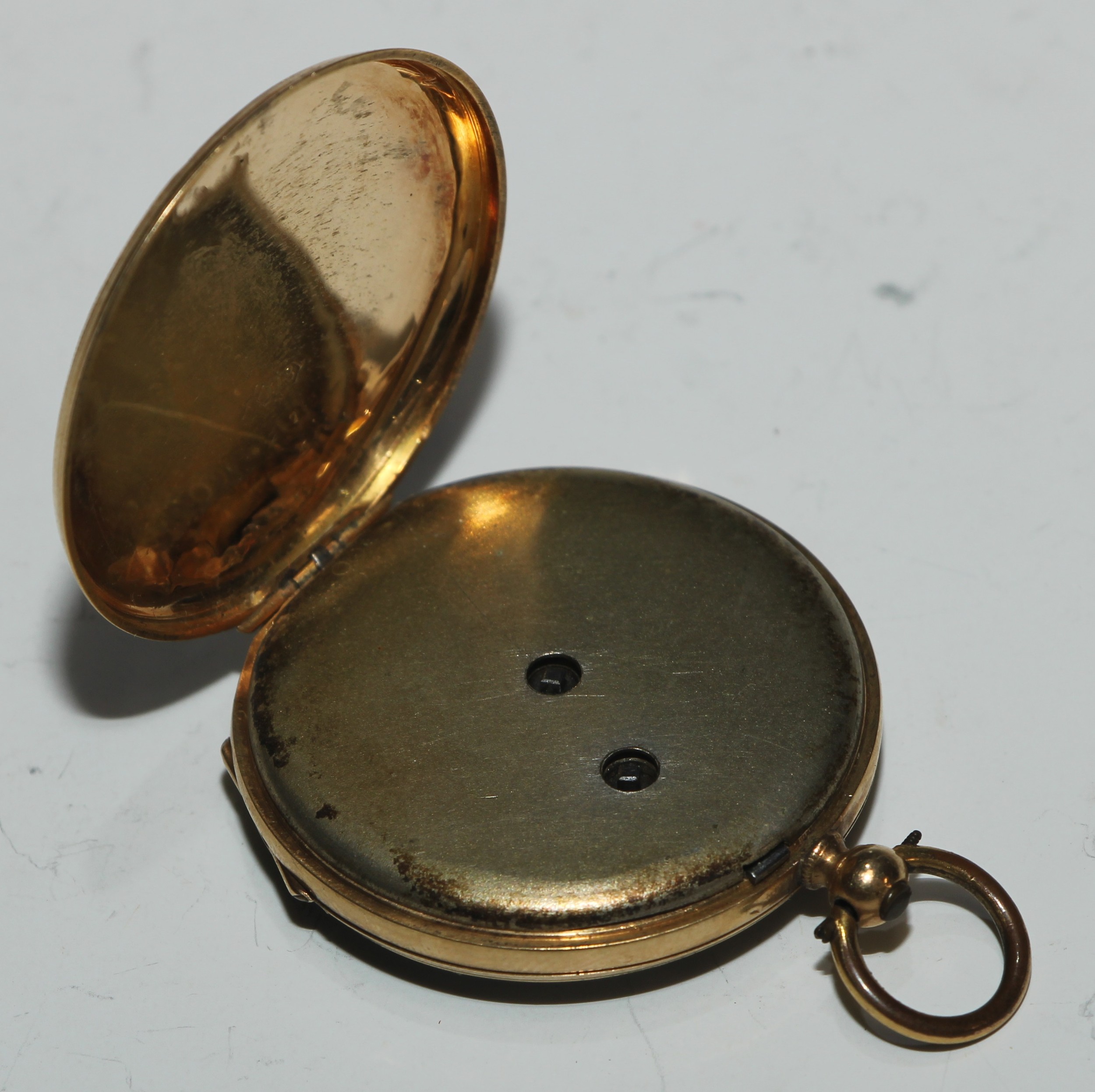 A 19th century Continental 18ct gold fob watch, 3.5cm engine turned dial inscribed with Roman - Image 5 of 5