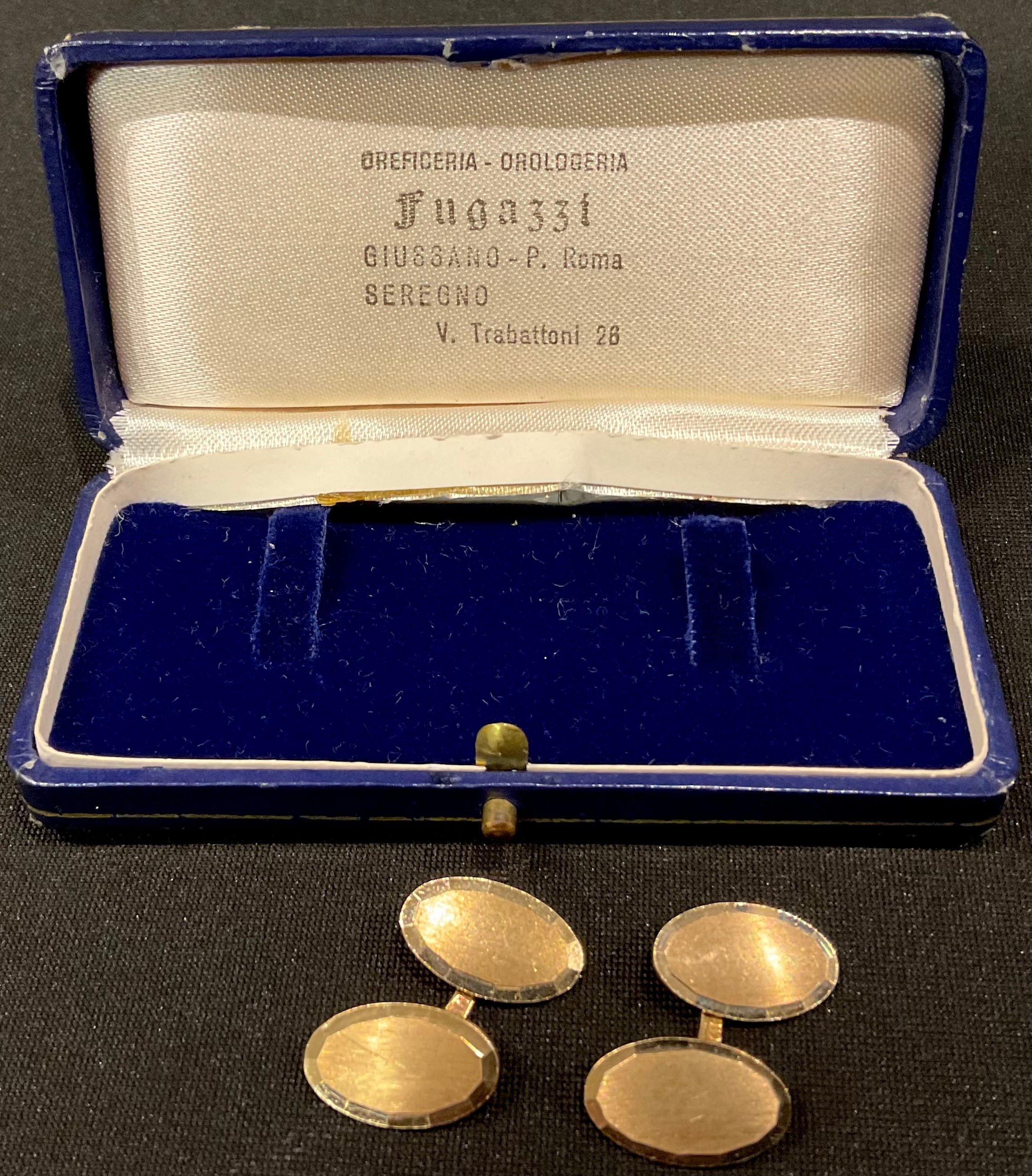 A pair of Italian 18ct gold gentleman's cuff links, marked 750, 8.5g, original box - Bild 2 aus 2