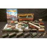 Toys, Trains OO Gauge boxed and unboxed locomotives and rolling stock including Palitoy Mainline