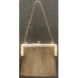 A George V silver chainmail evening purse, Birmingham 1917, 116g