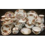 A Royal Albert Old Country Roses pattern tea set, comprising teapot, milk and sugar, six teacups,