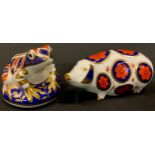 A Royal Crown Derby paperweight, Frog, gold stopper; another, Pig, original ceramic stopper (2)