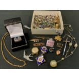 Jewellery & Watchers - a 9ct gold pierced oval swallow brooch, 1.6g; 925 silver dress ring; sword