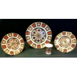 A pair of Royal Crown Derby 1128 Imari plates, 15.8cm diameter; another 21.5cm diameter, similar