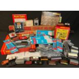 Toys & Juvenalia - OO gauge rolling stock and accessories including Hornby Railways, Mainline,