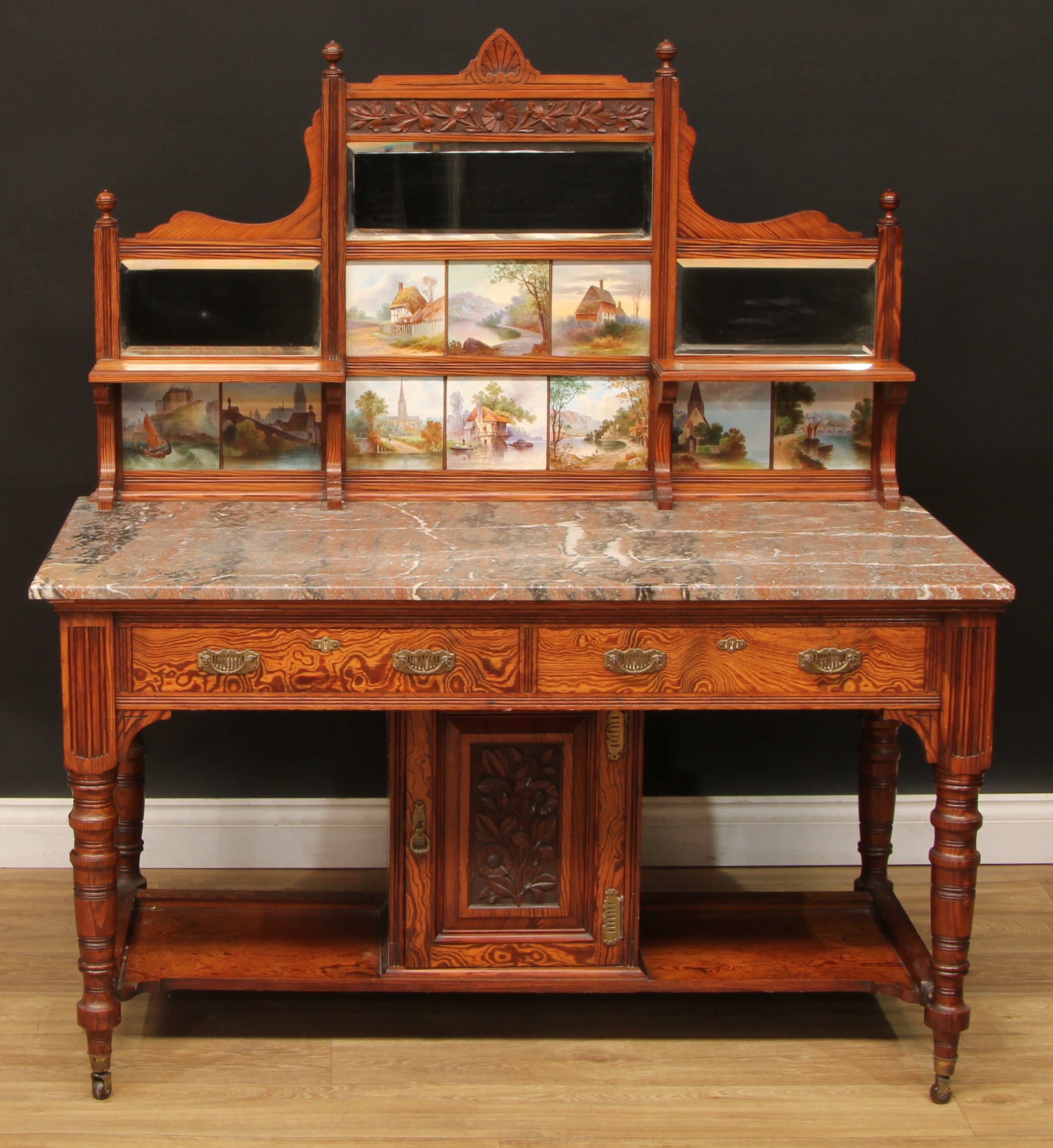 A late Victorian curly heart pine three-piece bedroom suite, by Edwards & Sons, Newcastle (Staff), - Bild 8 aus 12