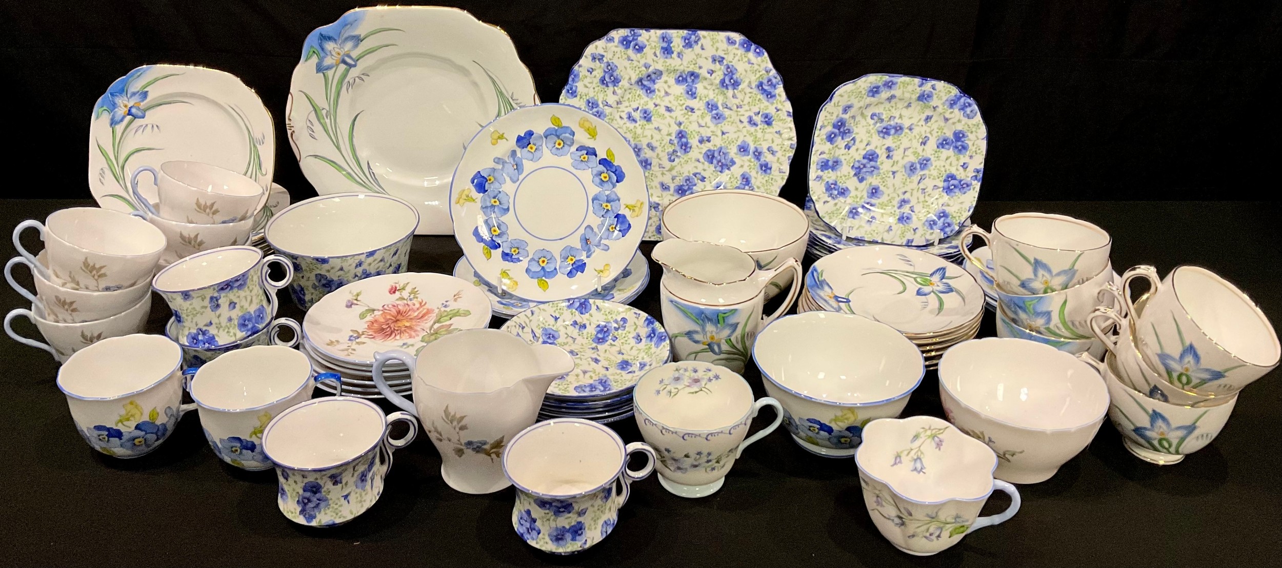 A Shelley Chrysanthemum pattern tea service for six comprising cream jug, sugar bowl, cups and