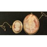 A 9ct gold mounted oval carved shell cameo brooch/pendant, safety chain, marked 375, 5cm over