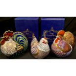 A Royal Crown Derby paperweight, Farmyard Cockerel, limited edition 552/5000, gold stopper;