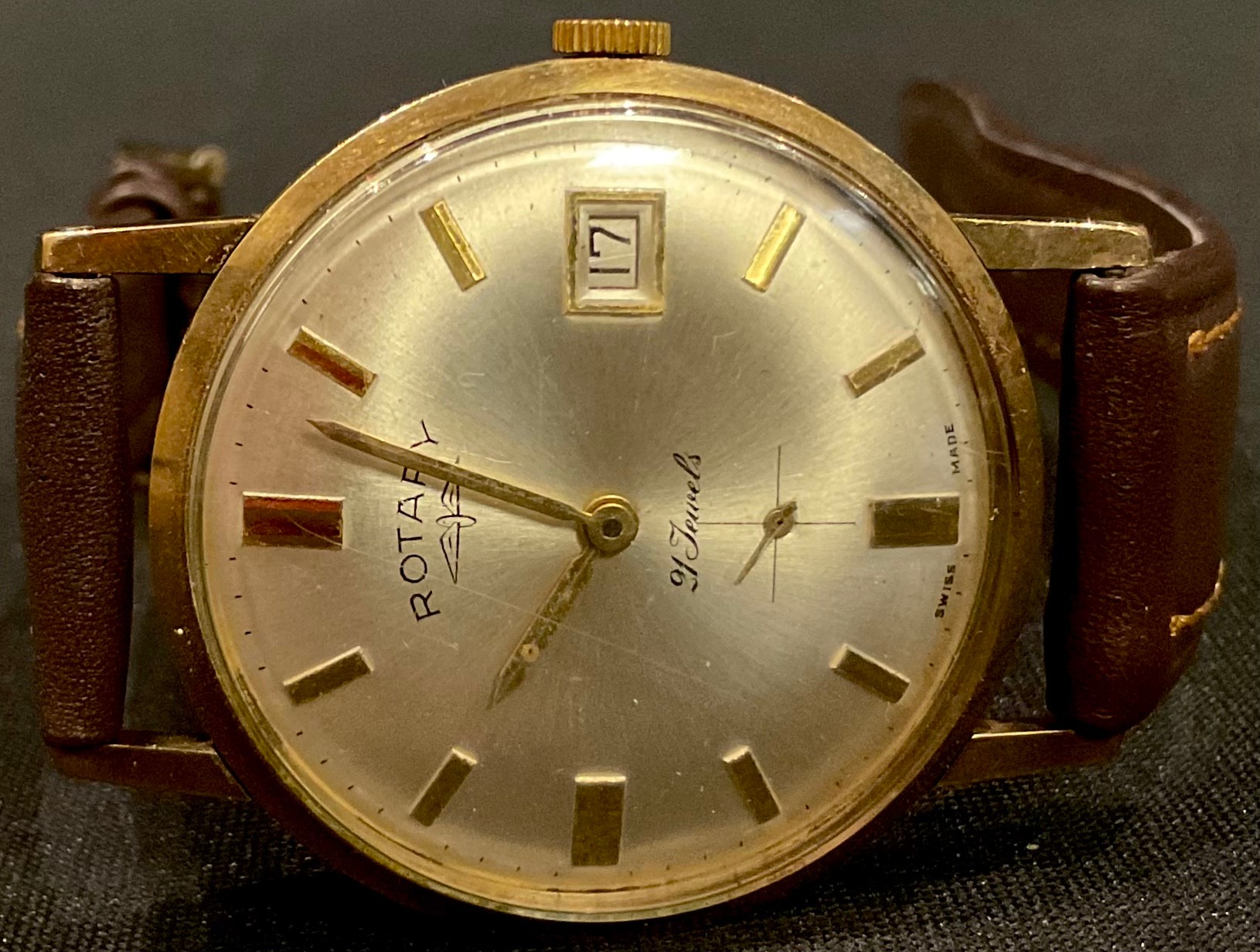 A Rotary 9ct gold day/date wristwatch, in original box