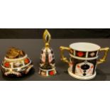 A Royal Crown Derby 1128 Imari pattern loving cup, first quality; a 1128 pattern candle snuffer,