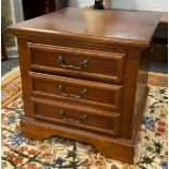 A 20th century mahogany effect side table/drawer unit, one deep drawer and one side drawer