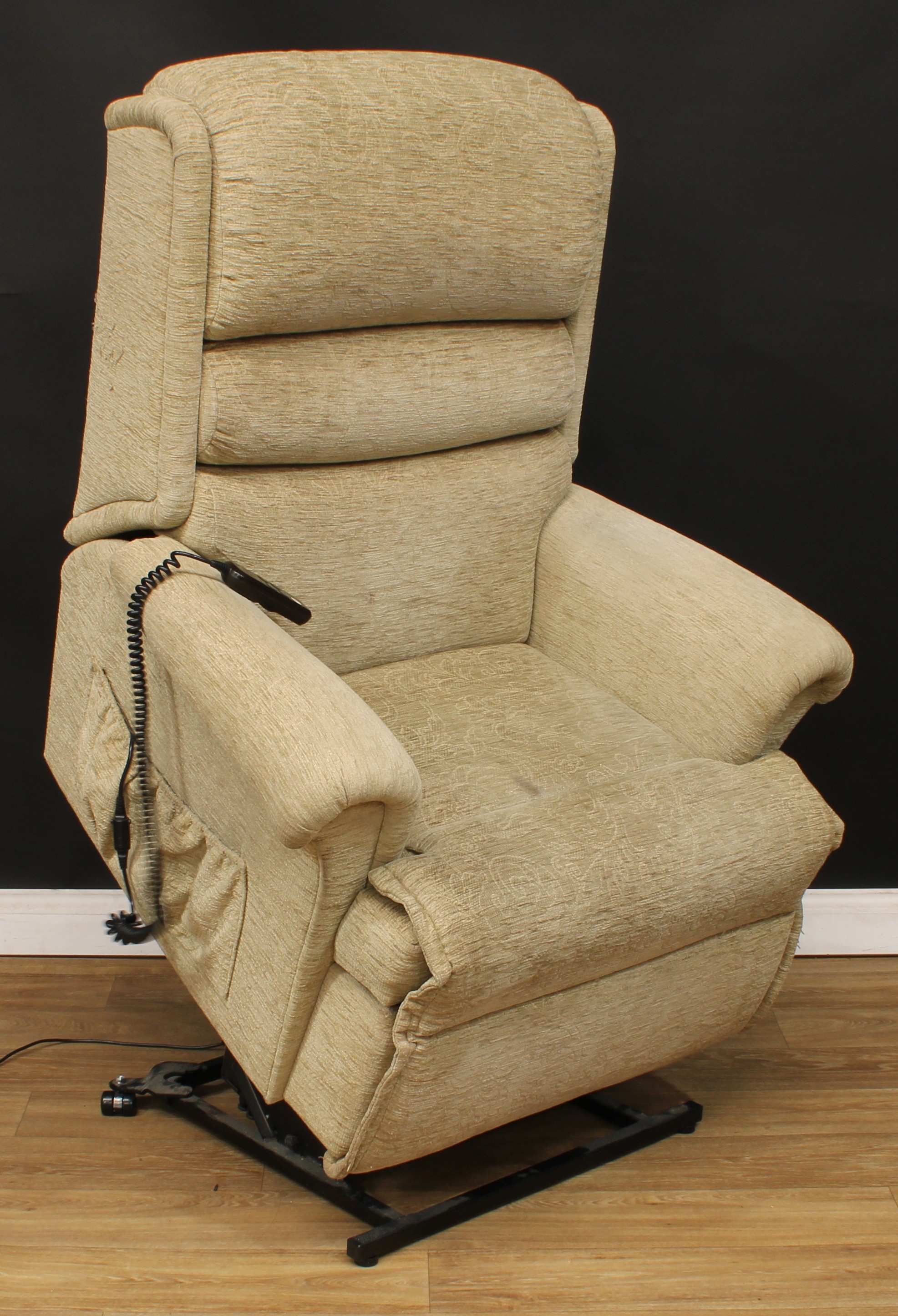 A Sherborne electric recliner armchair, 108cm high, 98cm wide, the seat 54cm wide and 51cm deep - Image 3 of 3