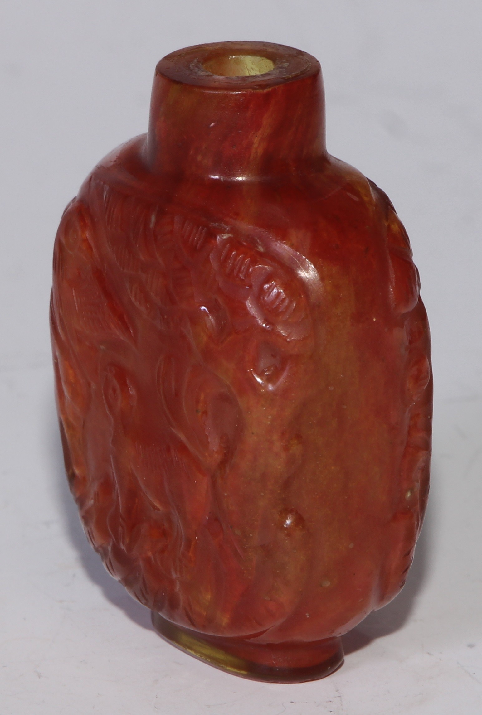 A Chinese hardstone snuff bottle, carved with birds, figures and woodland animals beneath a leafy - Image 3 of 5