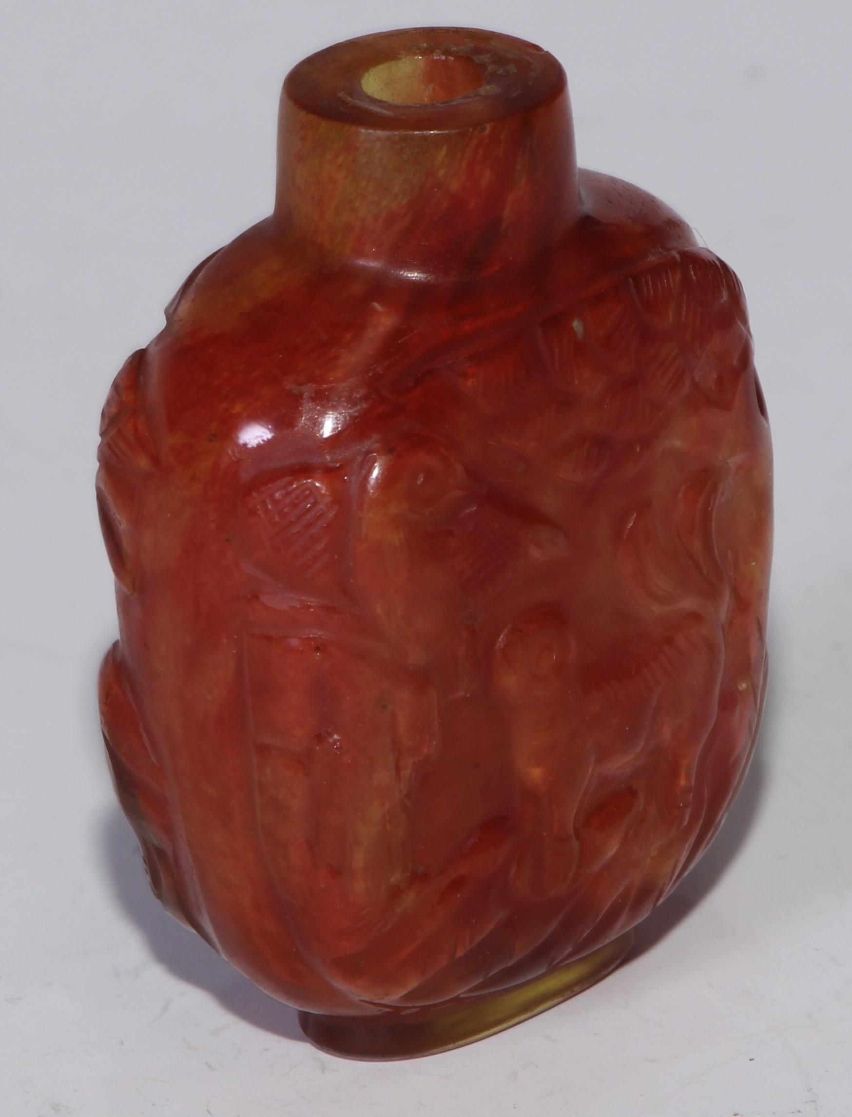 A Chinese hardstone snuff bottle, carved with birds, figures and woodland animals beneath a leafy - Image 2 of 5