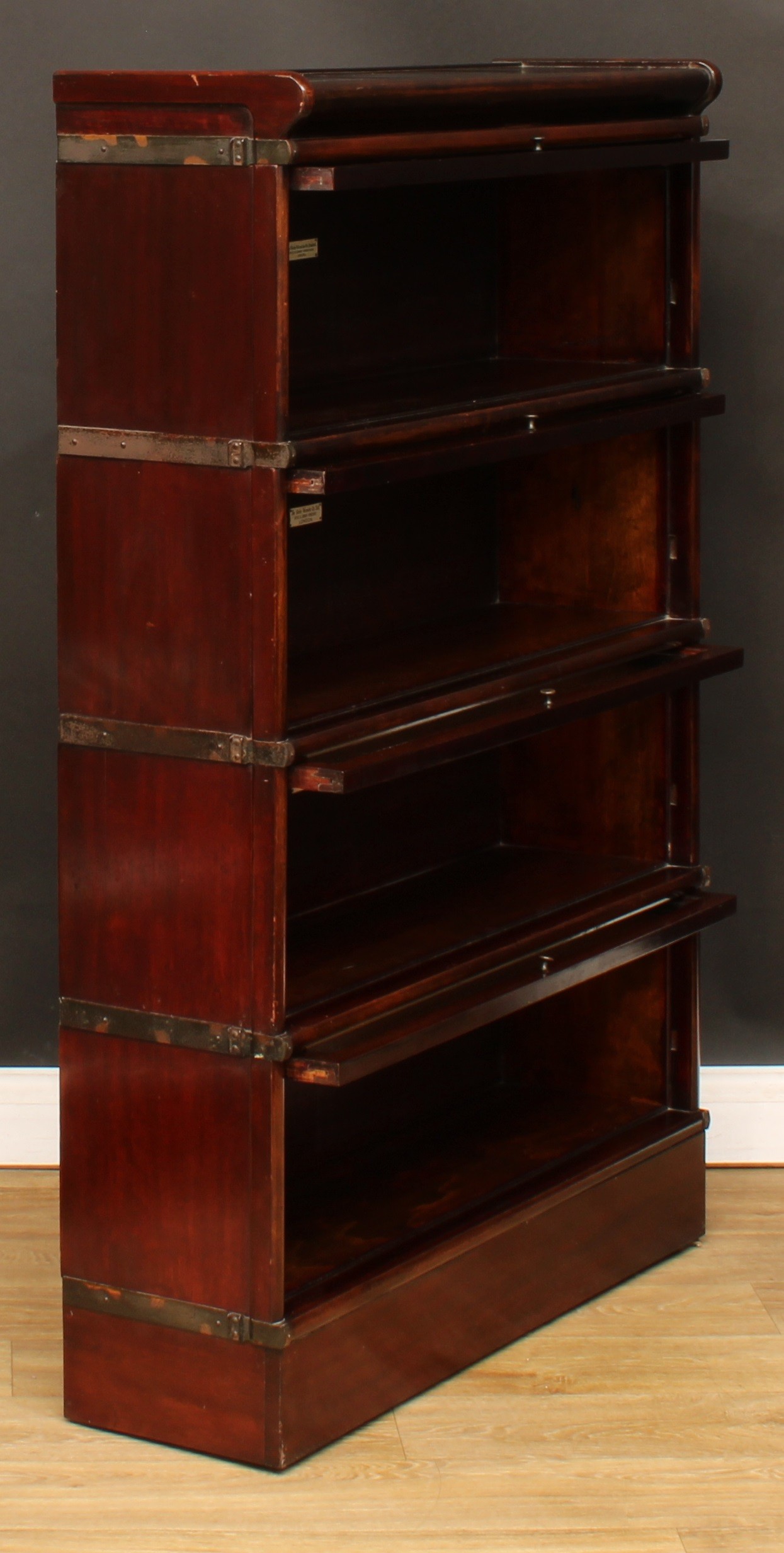 A Globe Wernicke barrister's bookcase, comprising four modular stacking sections, each bearing label - Bild 3 aus 4