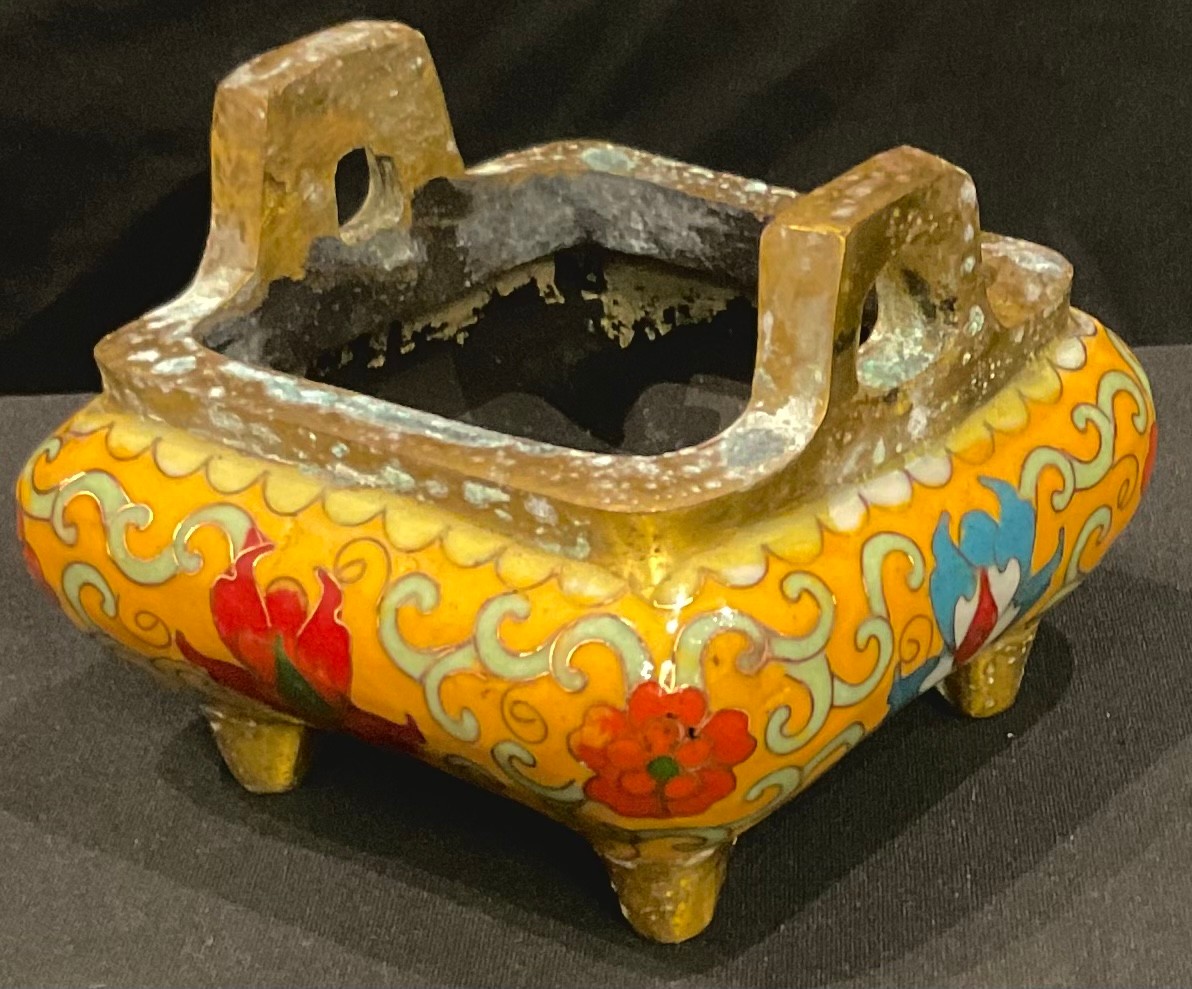 A Chinese inspired Cloisonné shaped square censer, 10.5cm wide - Bild 3 aus 4