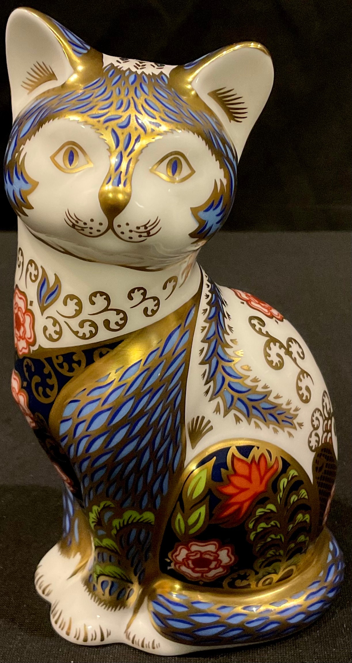 A Royal Crown Derby paperweight, Fireside Cat, Peter Jones exclusive limited edition of 950, gold