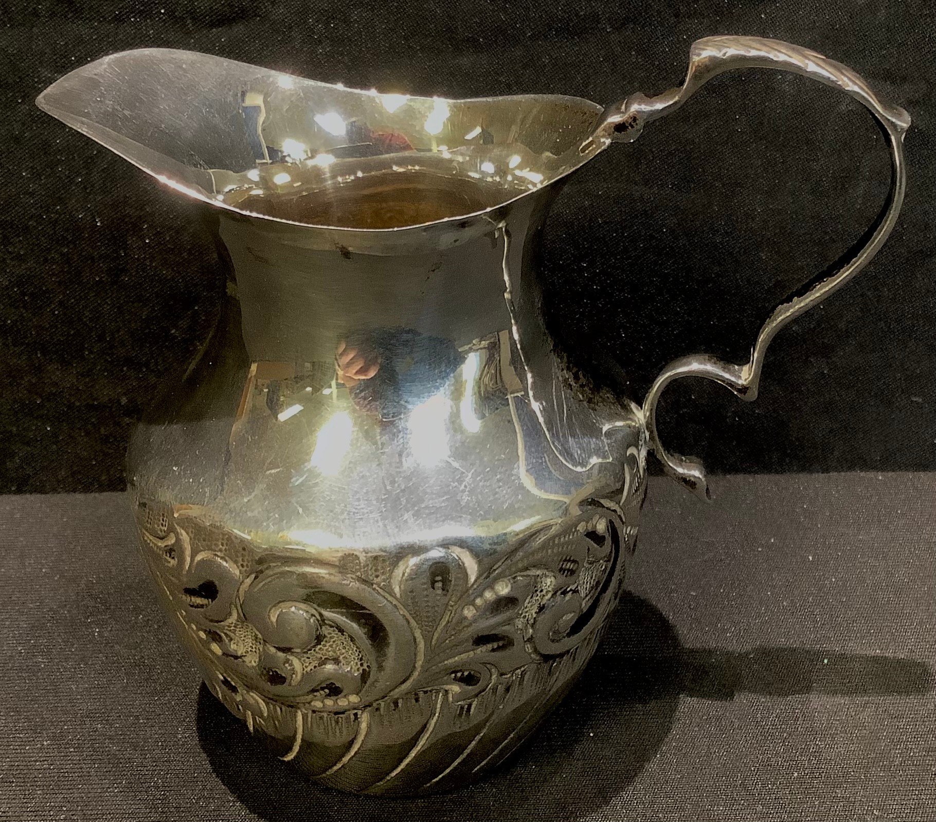 An Edwardian silver cream jug, Birmingham 1907 - Bild 3 aus 4