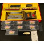 Toys - a Tri-ang Railways 00 Gauge Rax train set, electric scale model, boxed; a collection of