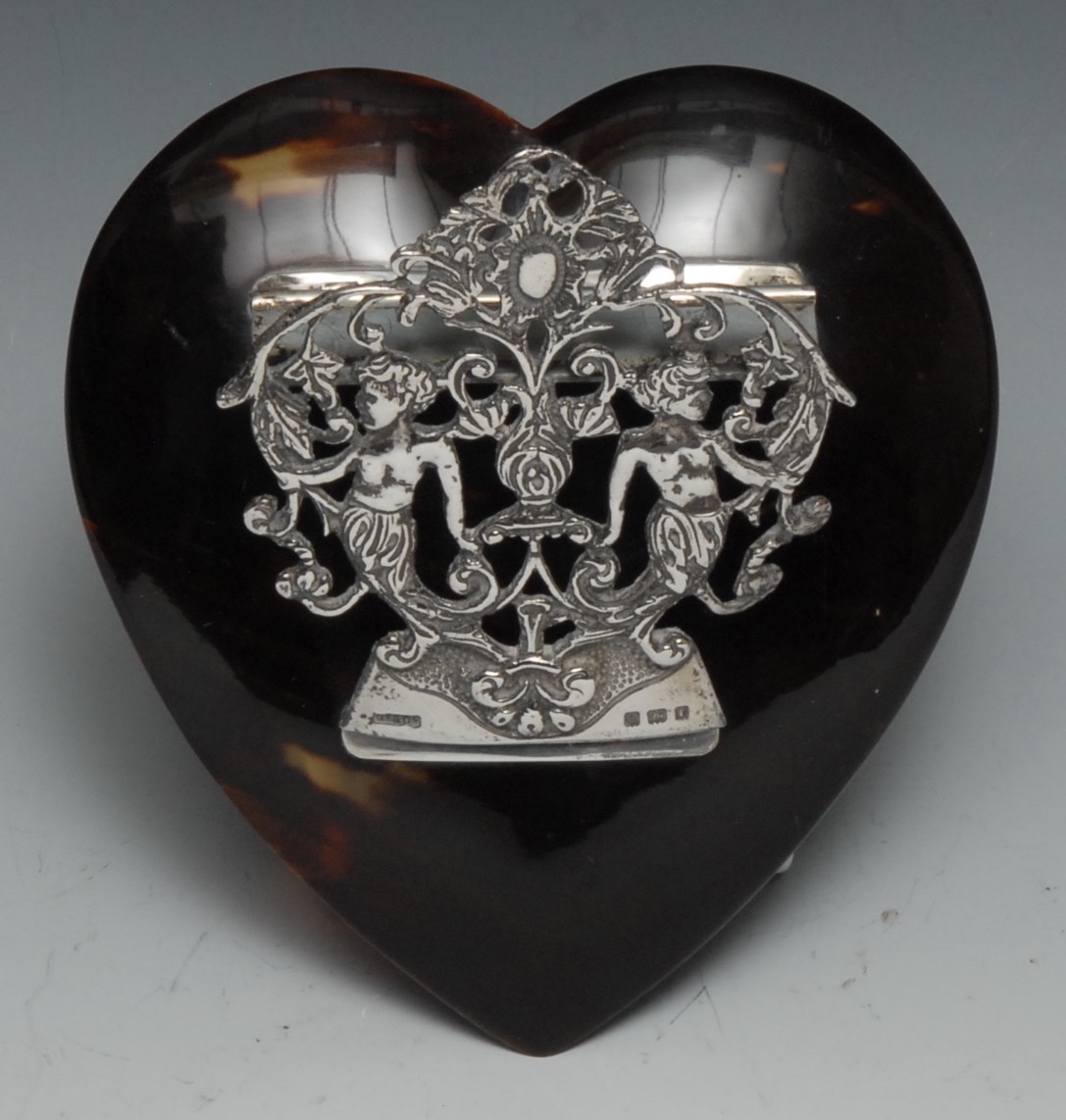 An Edwardian silver and tortoiseshell heart shaped letter clip, 11cm wide, Grey & Co, Birmingham