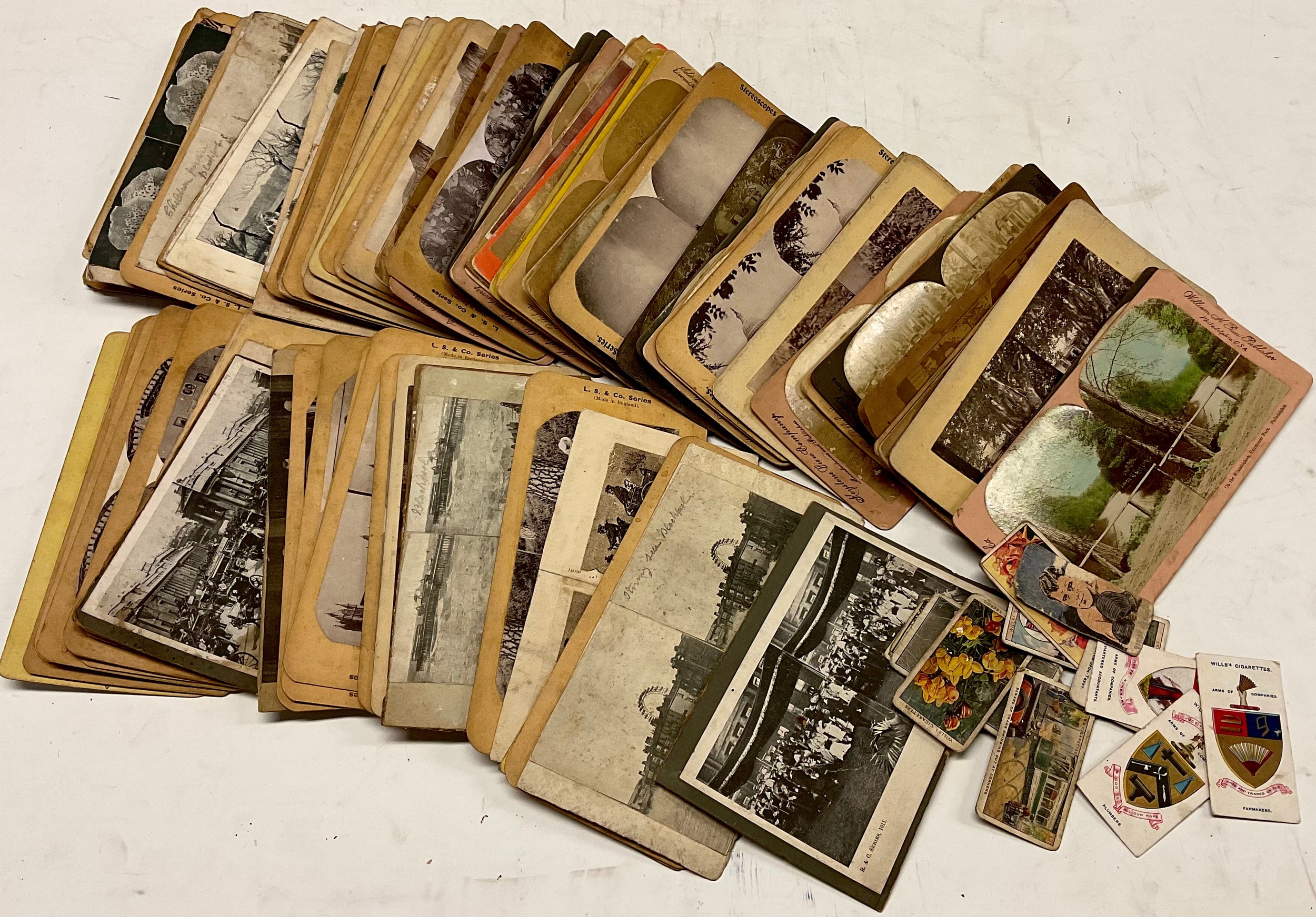 Photography - The Stereoscope - a collection of stereoscopic cards, many American, various subjects,