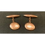 A pair of 9ct gold cufflinks, chased with foliage, 4.5g