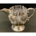 A Victorian silver cream jug, London 1983, 3oz