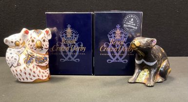 A Royal Crown Derby paperweights 30th anniversary 1981-2011 'Tasmanian Devil' paperweight, gold