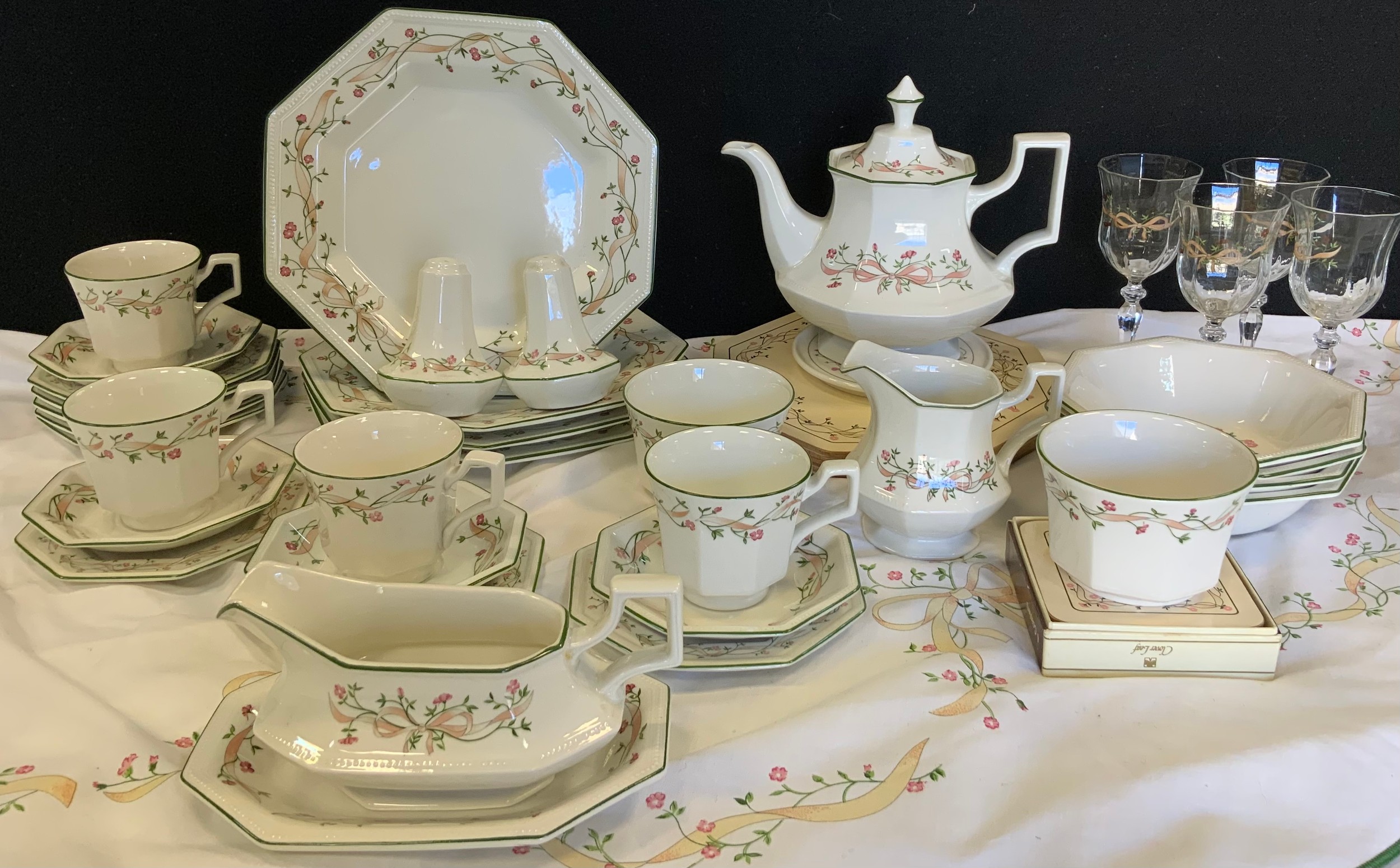 A Johnson Brothers Eternal Beau dinner and tea service, for six, printed marks