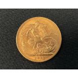 A George V Sovereign, 1913, London mint, 8g