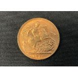 An Edward VII Sovereign, 1910, London mint, 8g