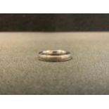 A platinum wedding band, size I, 4.1g