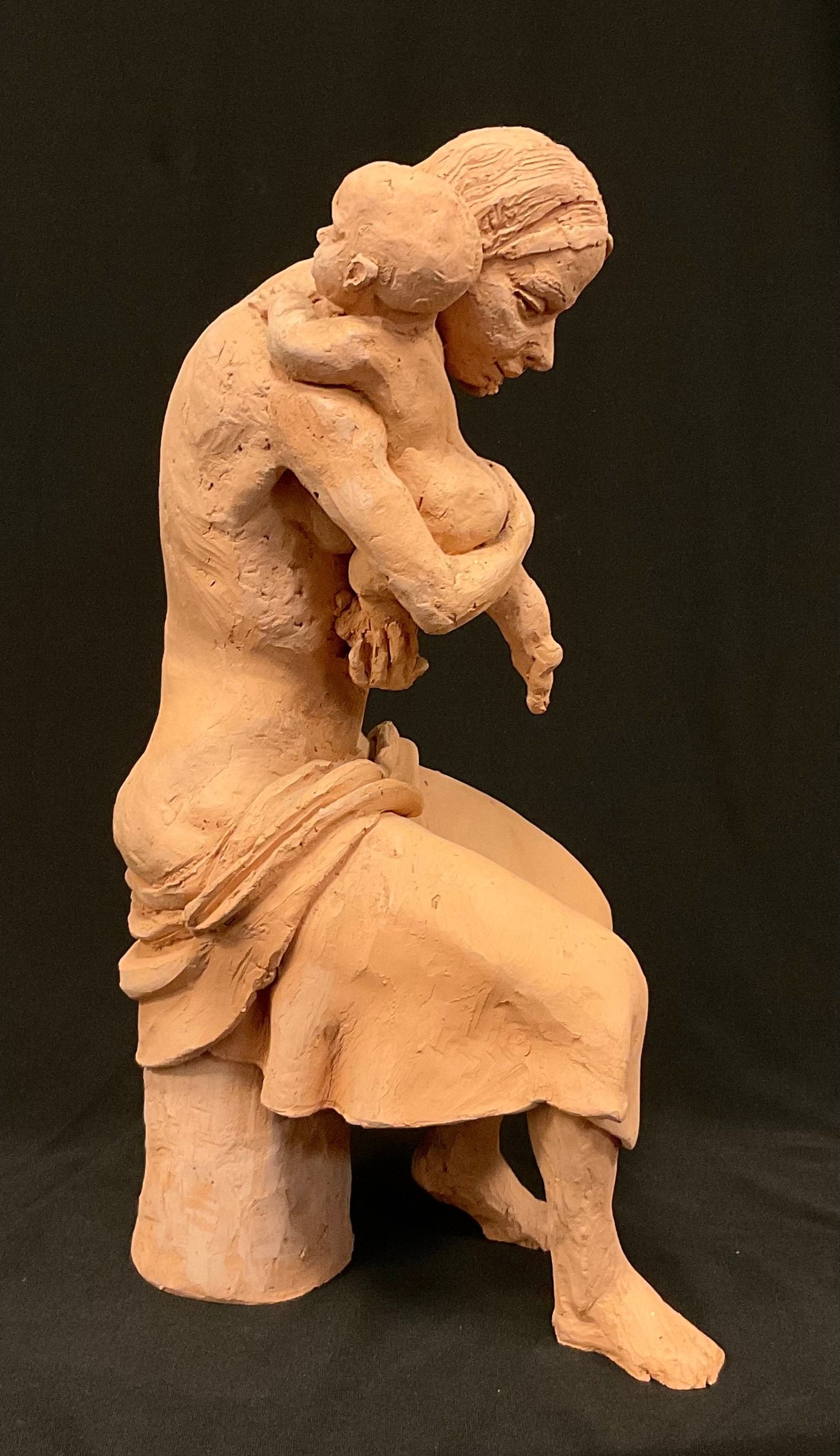 Norman Makinson (1921-2010) Mother & Child, Terracotta figure, monogrammed and dated 1972, 32cm high - Bild 2 aus 2