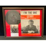 Gerry and the Pacemakers, signed photograph, and related vinyl and magazine, displayed in a frame.