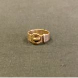 A 9ct gold buckle ring, size S, 5.4g