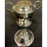 A continental silver two handled sucrier and cover, 10cm, marked Sterling 925, 4.5oz