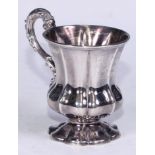 An Edwardian silver fluted campana christening cup, acanthus scroll handle, 10.5cm high, Walker &