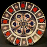 A Royal Crown Derby Imari palette 1128 pattern dinner plate, 27cm diameter, printed marks in red,