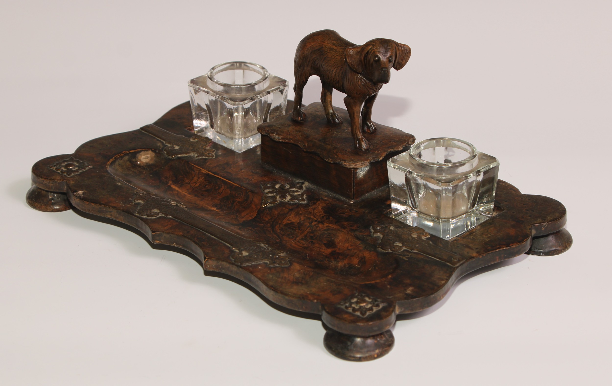 A Victorian papier mache inkstand, scumbled in faux burr walnut and applied with brass cut-card - Image 4 of 5