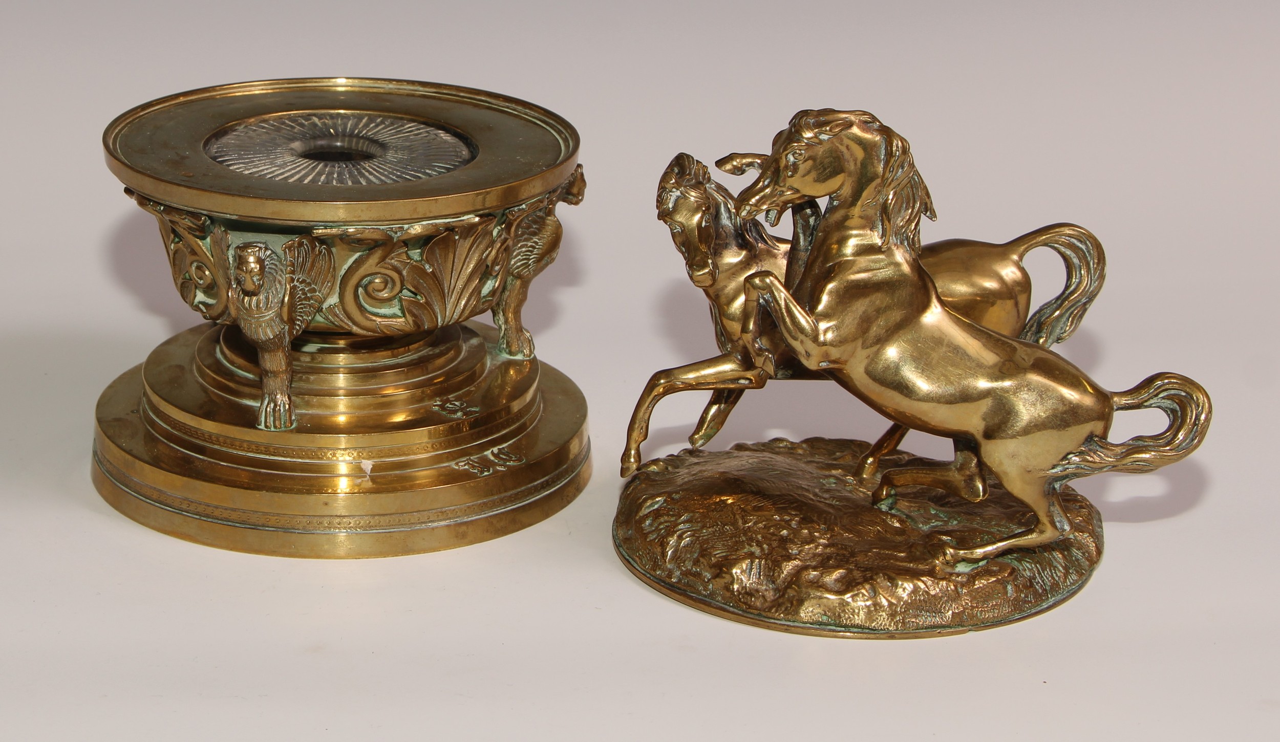 A substantial sculptural 19th century French bronze inkwell, the cover cast with a pair horses - Image 3 of 5
