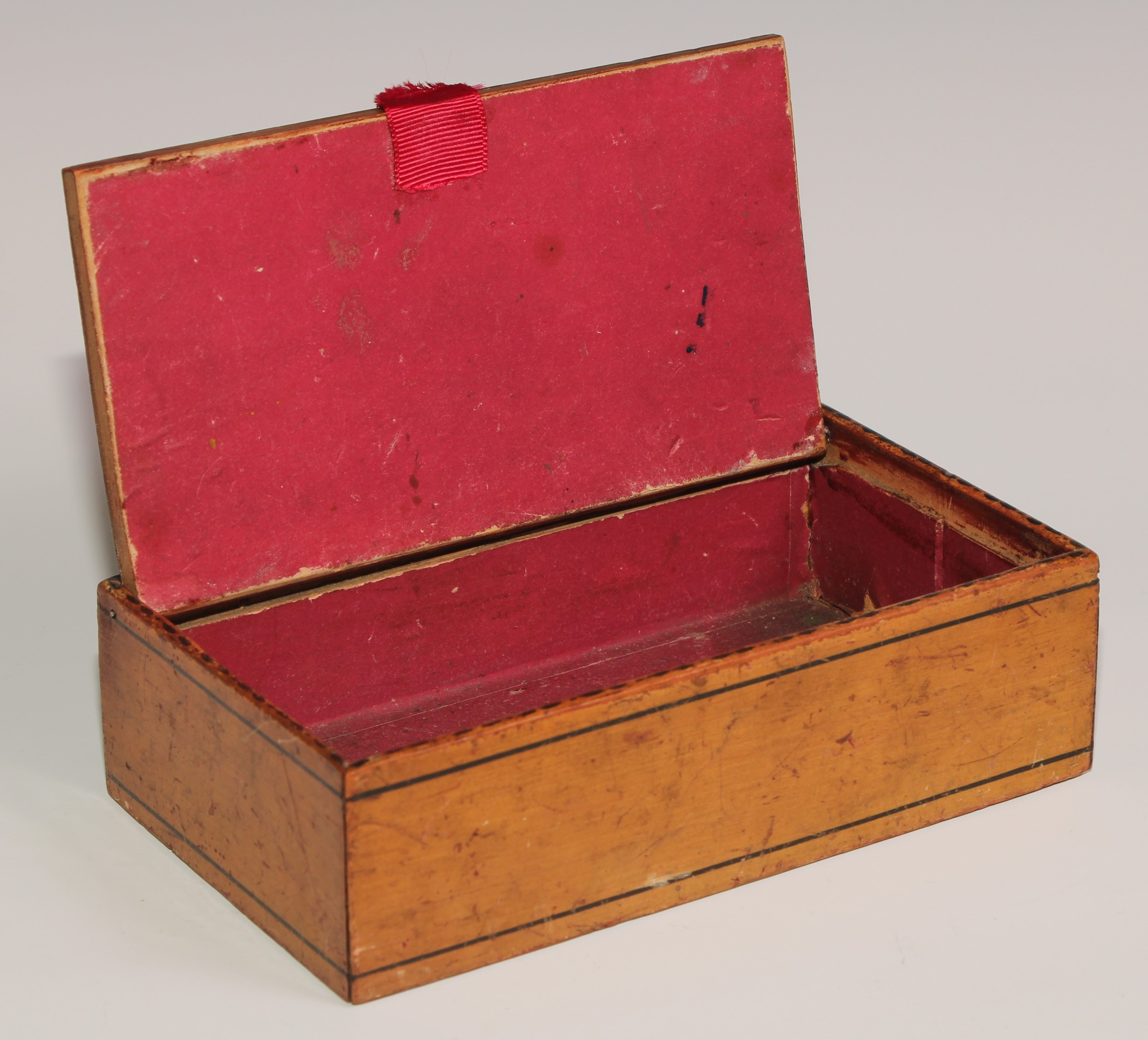 A 19th century Tunbridge ware type white wood box, the cover decorated with a named view, Pavilion - Image 5 of 6