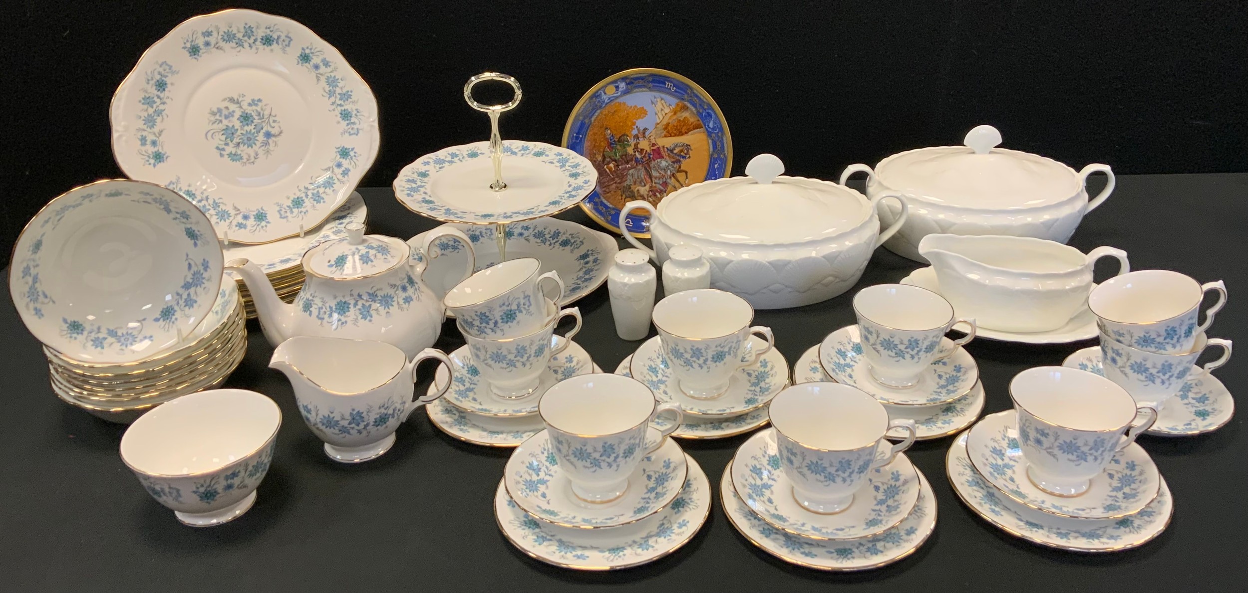 Ceramics - a pair of Wedgewood & Coalport Oceanside pattern oval tureens and covers, similar gravy