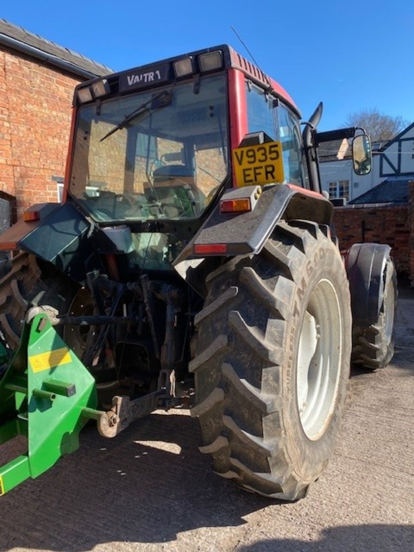 2000 Valtra 8150 Tractor V935 EFR (5438 hours) - Image 5 of 5