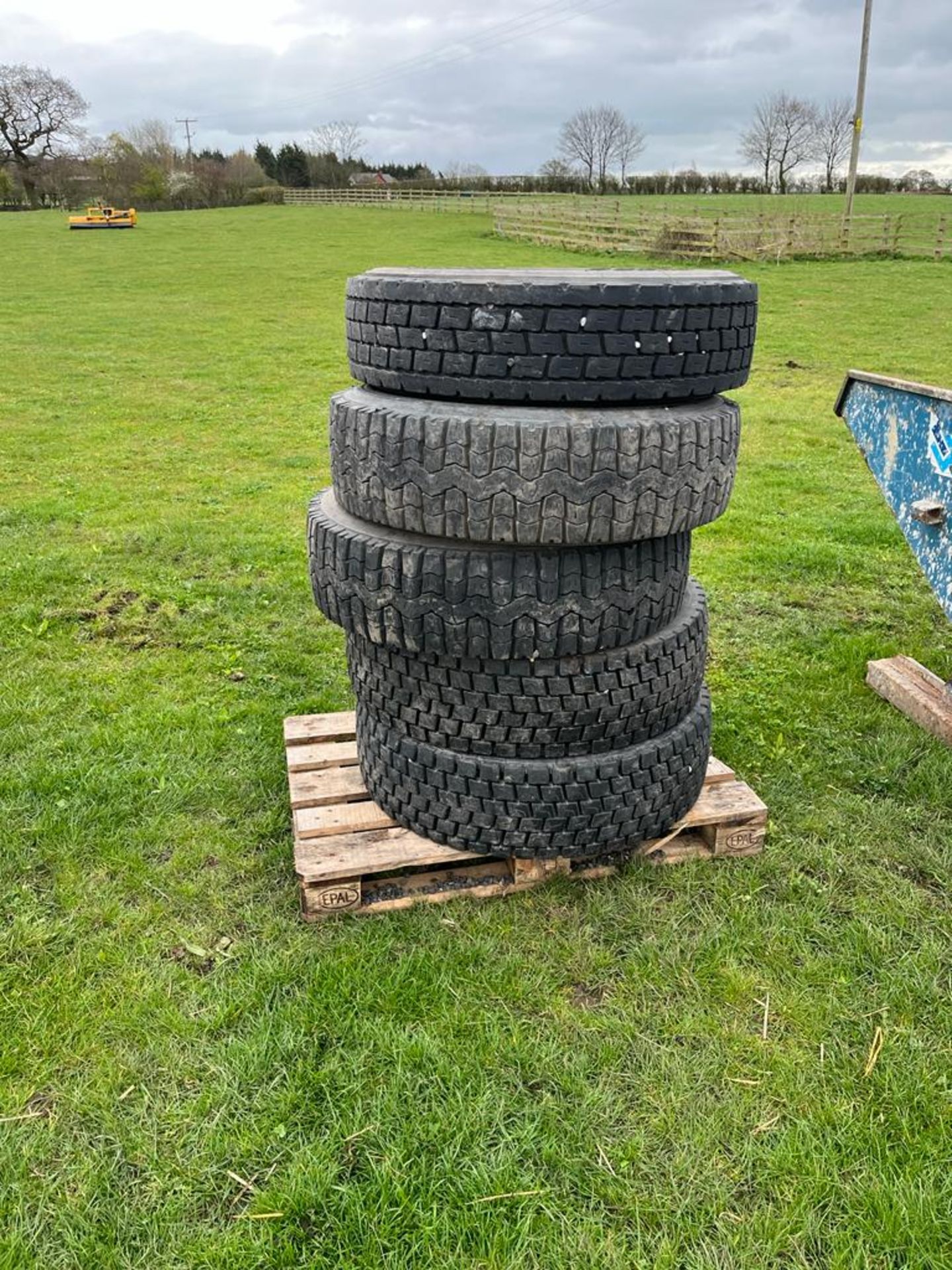 5x Super Single Tyres